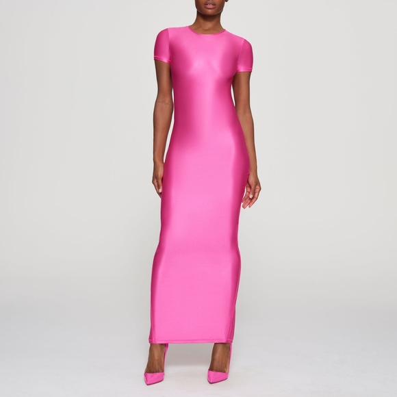 1. NWT SKIMS SHINE JERSEY LONG DRESS IN HOT PINK SIZE SMALL - Picture 4 of 7